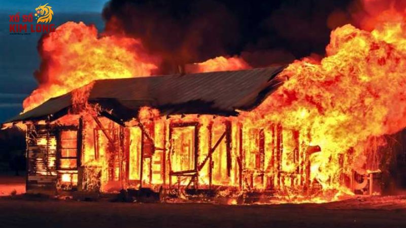 Nằm mơ thấy lửa đốt nhà – Điềm báo về mất mát và thay đổi